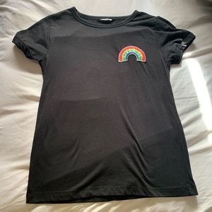 A shirt with rainbow💞
